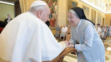 Papa Francisco anima a dejarse guiar por el Espíritu Santo para “amar sin medida” – ACI Prensa