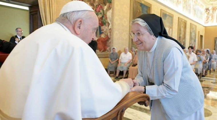 Papa Francisco anima a dejarse guiar por el Espíritu Santo para “amar sin medida” – ACI Prensa
