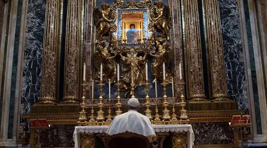 El Papa Francisco agradece a la Virgen su viaje a Kazajistán en Santa María la Mayor – ACI Prensa