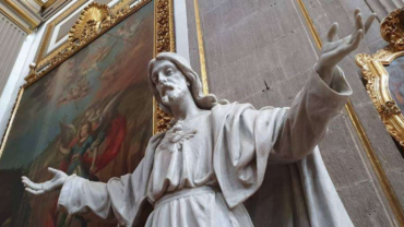Sacerdote señala 3 celebraciones que no debemos olvidar del “mes del Señor” – ACI Prensa