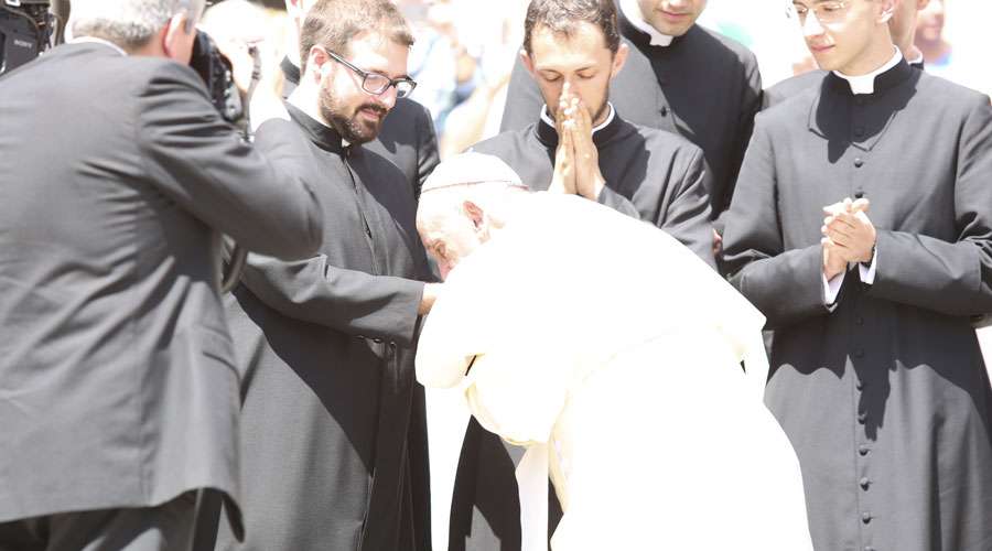 Papa Francisco destaca 7 claves para formar sacerdotes santos – ACI Prensa