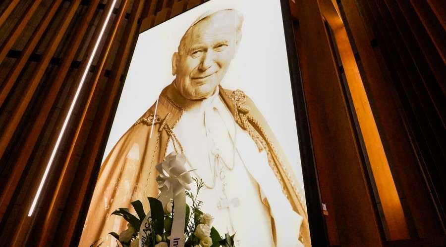 Madrid salda su "deuda" con Juan Pablo II y le dedica una capilla en la Catedral – ACI Prensa