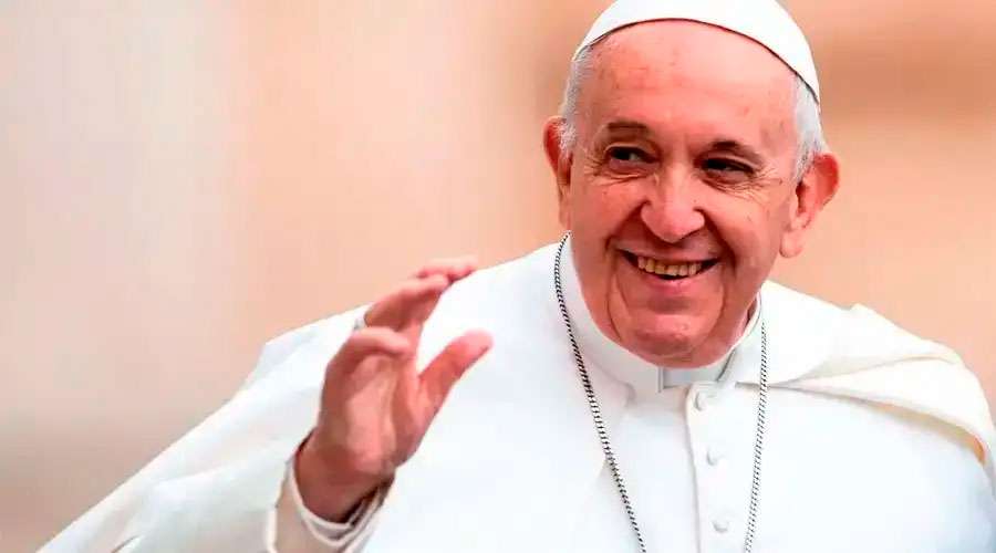 Papa Francisco envía rosa de oro a querida imagen de la Virgen María – ACI Prensa