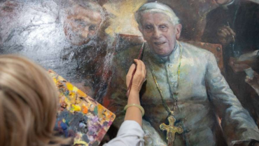 Presentan en Roma nuevo retrato de Benedicto XVI y su Familia Pontificia – ACI Prensa