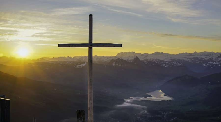 ¿Cuál es la diferencia entre el acompañamiento y el discernimiento espiritual? – ACI Prensa