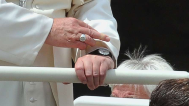 Subastan reloj del Papa Francisco y bate un nuevo récord mundial – ACI Prensa