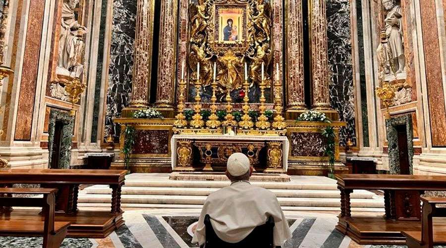 Papa Francisco visita Santa María la Mayor para agradecer frutos del viaje a Bahrein – ACI Prensa