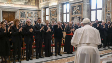El Papa Francisco agradece a artistas cantar a favor de la paz en Ucrania – ACI Prensa