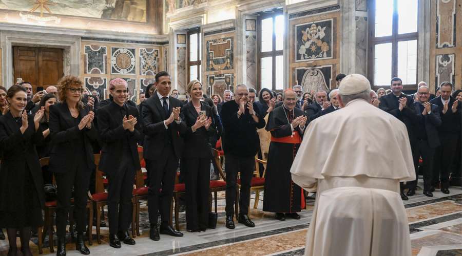 El Papa Francisco agradece a artistas cantar a favor de la paz en Ucrania – ACI Prensa