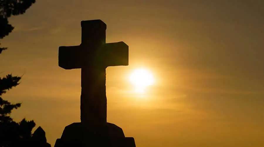 Joven muere defendiendo a niños que rezaban dentro de una Iglesia – ACI Prensa