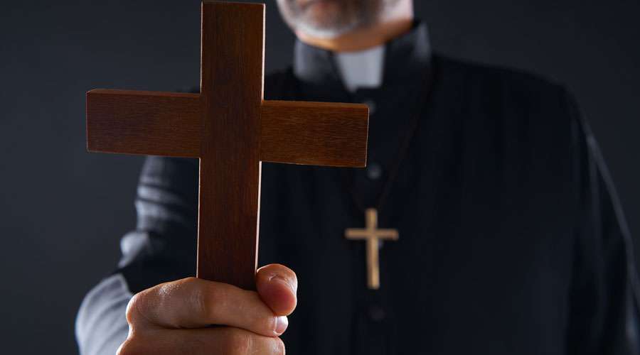 3 sacerdotes explican quién es el diablo, qué hace y cómo luchar contra él – ACI Prensa
