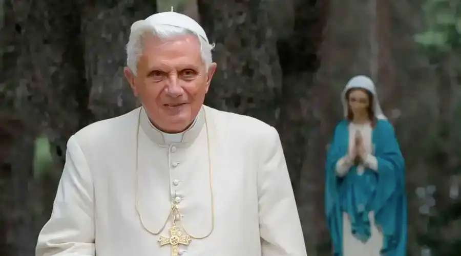 El Vaticano pide rezar esta oración por la salud de Benedicto XVI – ACI Prensa
