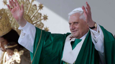 ¿Por qué Benedicto XVI anunció su renuncia en latín? – ACI Prensa