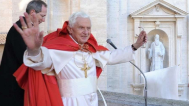 Benedicto XVI: Escultor del Vaticano asegura que va a ser santo – ACI Prensa