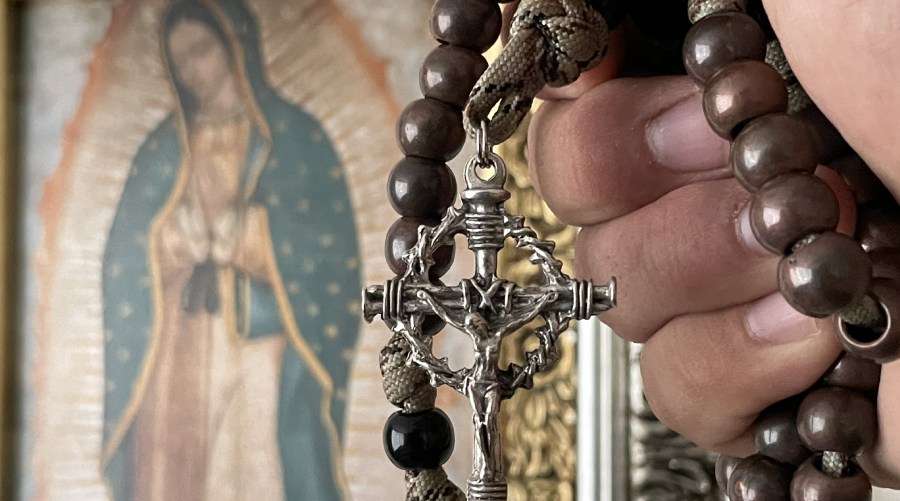 Exorcista asegura que el Rosario es arma de destrucción masiva … – ACI Prensa