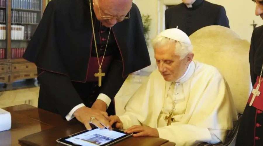 Sacerdote resalta la importancia que Benedicto XVI dio a las redes … – ACI Prensa