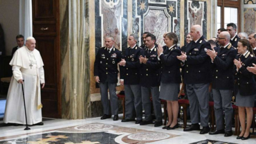 Papa Francisco pide a policías perseverar en los ideales que … – ACI Prensa