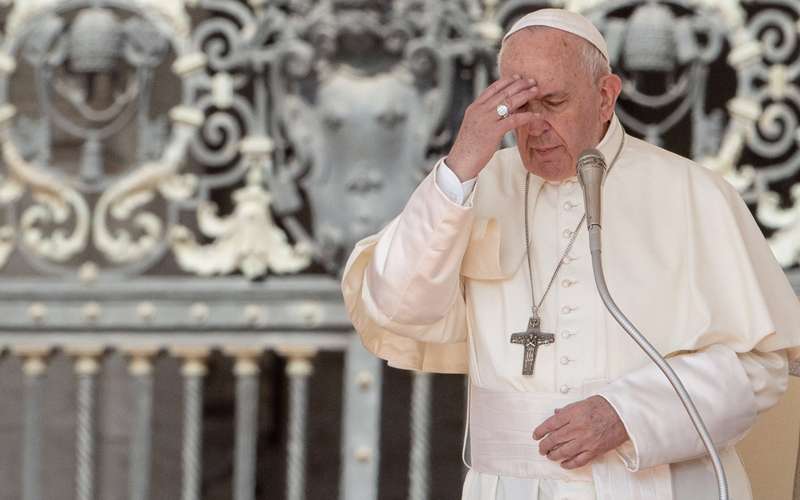Papa Francisco reza por trágico accidente aéreo en Nepal – ACI Prensa
