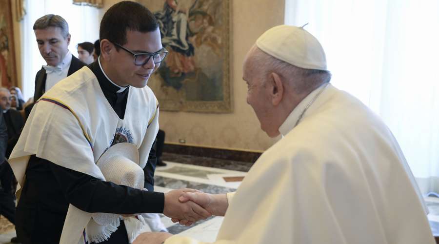 El Papa anima a misioneros a imitar a los “mártires del diálogo” – ACI Prensa