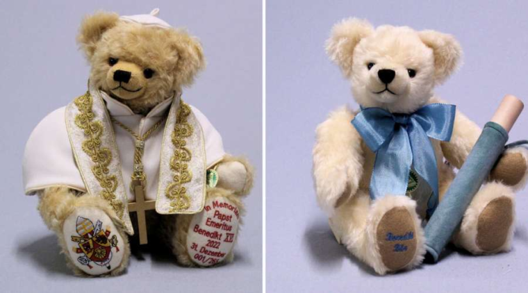 Lanzan edición limitada de peluches en memoria de Benedicto XVI – ACI Prensa