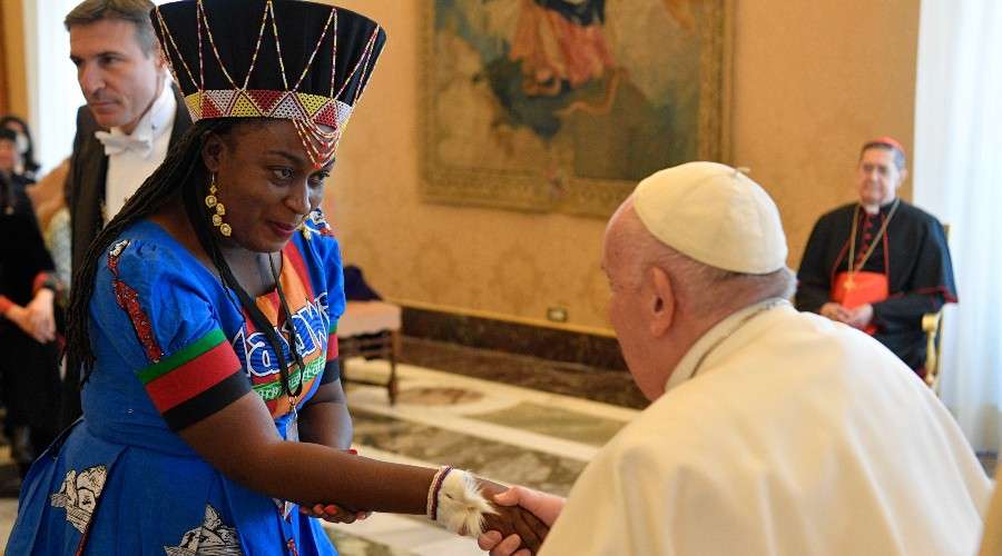 Papa Francisco recibe a mujeres de diferentes religiones en el … – ACI Prensa