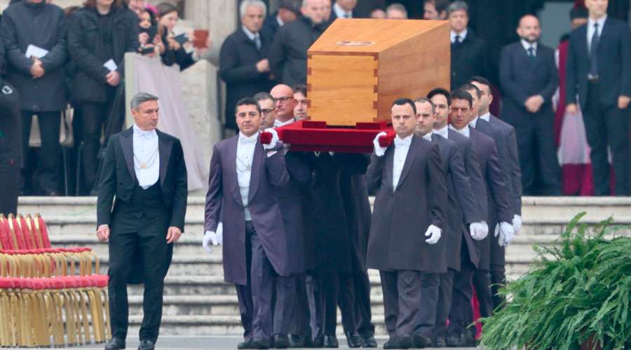 Vaticano: Benedicto XVI será sepultado con el rogito, texto sobre su … – ACI Prensa