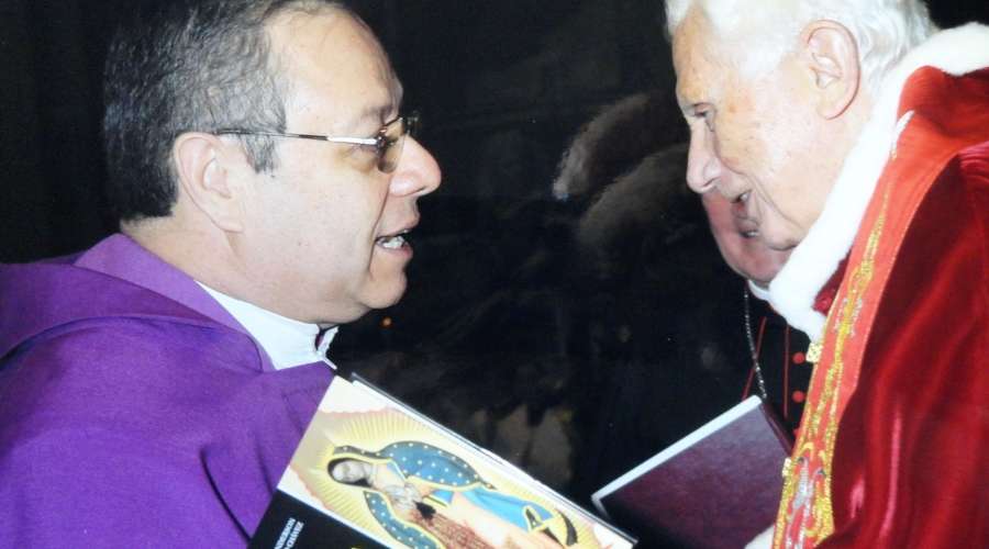Benedicto XVI ya descansa en los brazos de la Virgen de … – ACI Prensa