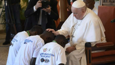 Víctimas de violencia al Papa: La Iglesia es el refugio que cura … – ACI Prensa