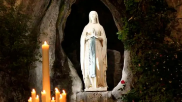 El Papa Francisco alienta a acudir a la Virgen de Lourdes ante las dificultades