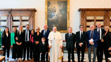 El Papa a periodistas: Ayúdenme a contar el Sínodo sin eslóganes ni relatos prefabricados