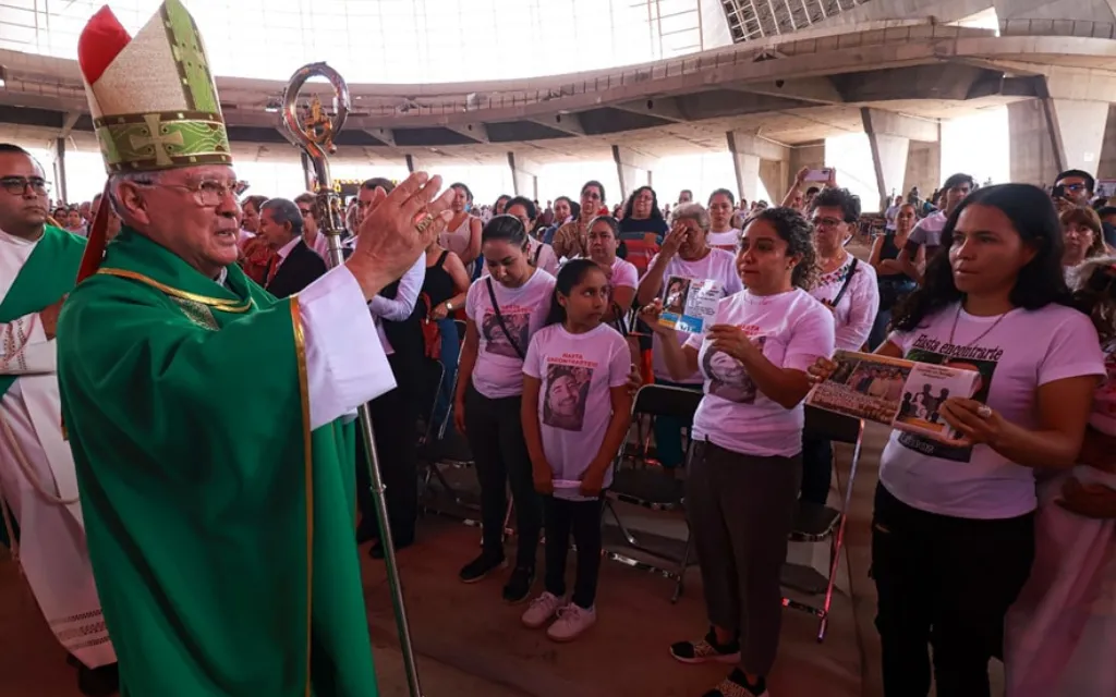 Iglesia en México reza junto a familiares de víctimas de desaparición forzada