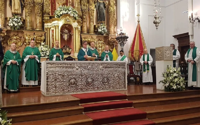 Trasladaron los restos de Venerable argentino bajo el altar donde rezaba