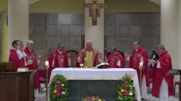 Frente a la tumba de San Óscar Romero, obispos se comprometen a cuidar a los migrantes