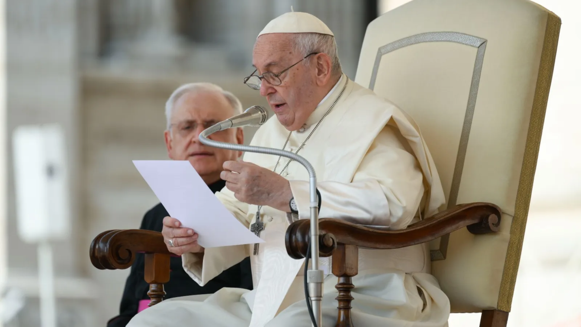 El Papa explica la razón de su viaje a Mongolia, un país que “mira hacia la luz del bien”