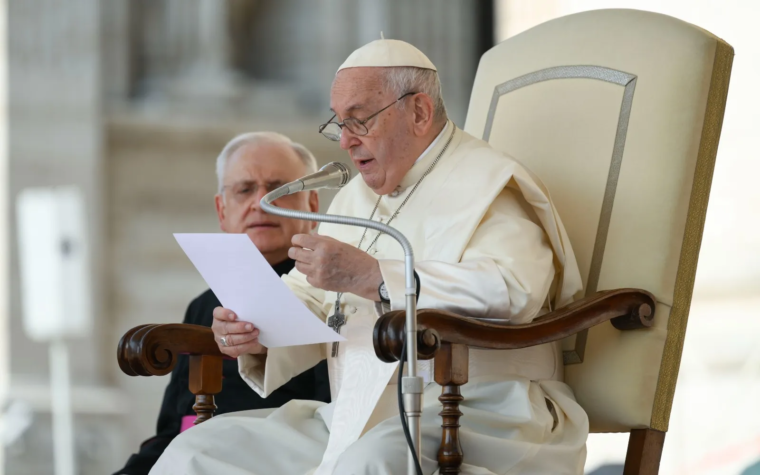 El Papa explica la razón de su viaje a Mongolia, un país que “mira hacia la luz del bien”