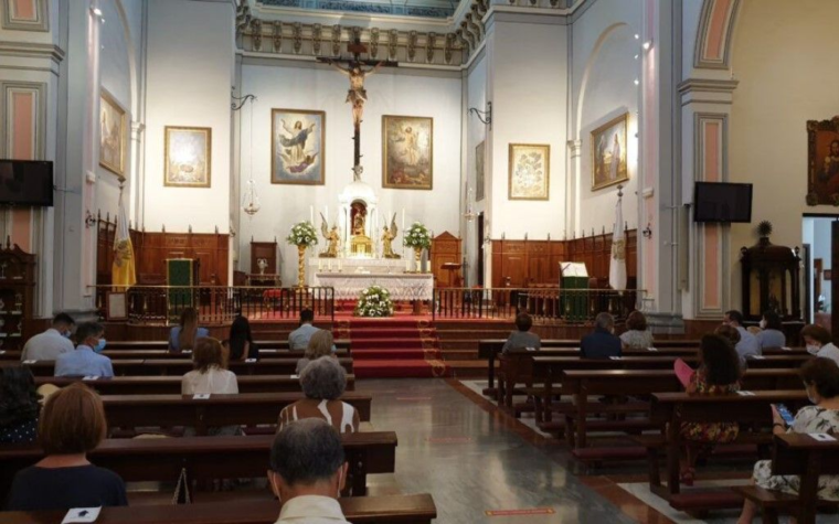 Hombre provoca destrozos en el salón parroquial de una iglesia en España