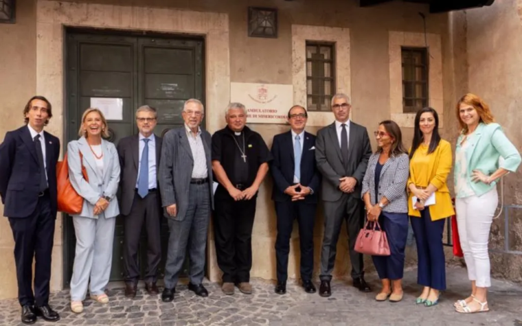 Vaticano anuncia nuevo servicio de atención odontológica para personas sin hogar