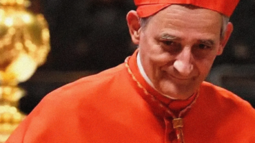 Cardenal Zuppi alienta a trabajar para poner fin a la “pandemia de la guerra”