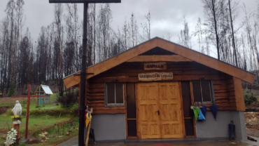 Bendicen capilla reconstruida luego de los incendios en Chile