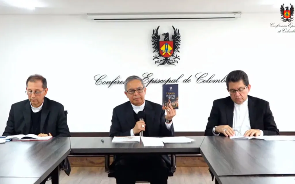 Iglesia presenta documento para iluminar el camino hacia la paz en Colombia