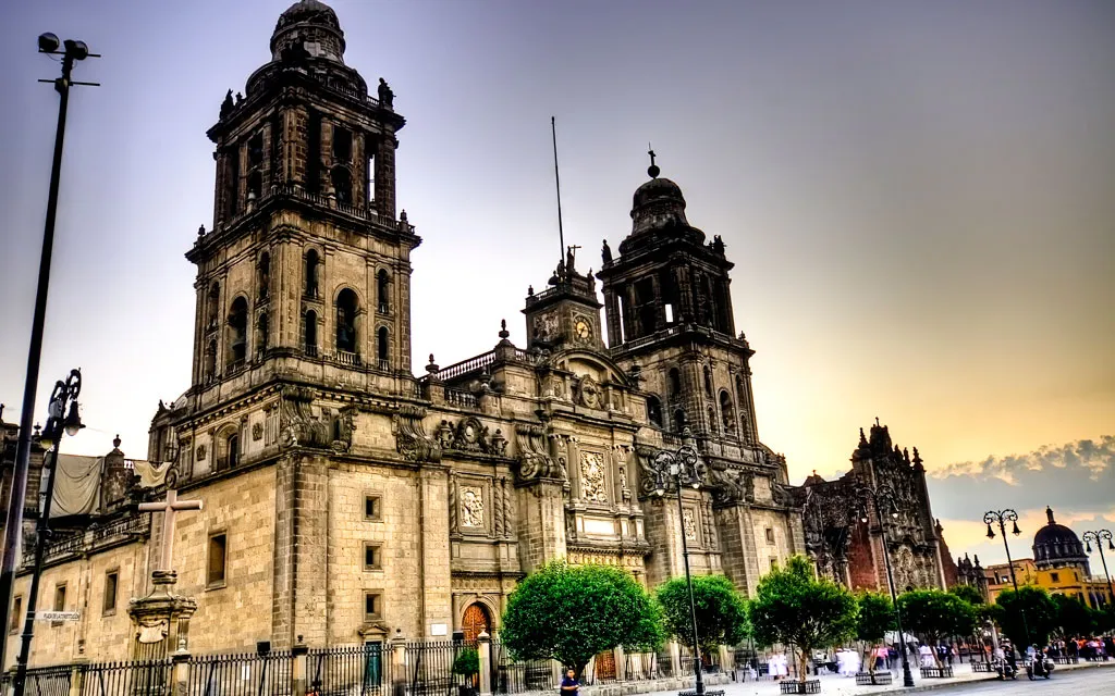 VIDEO: Todas las campanas de la Catedral de México repicaron por el grito de independencia
