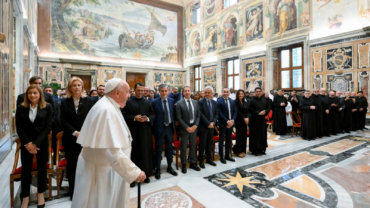 Este es el “consejo espiritual” que el Papa Francisco da a los farmacéuticos