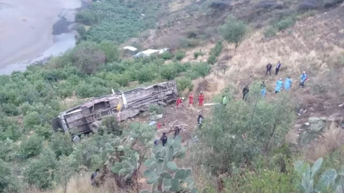 Al menos 24 mueren en accidente de autobús en Perú: La Iglesia expresa su oración y cercanía