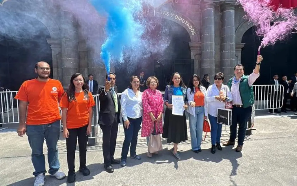 Con miles de firmas rechazan intento de despenalizar el aborto en el Estado de México