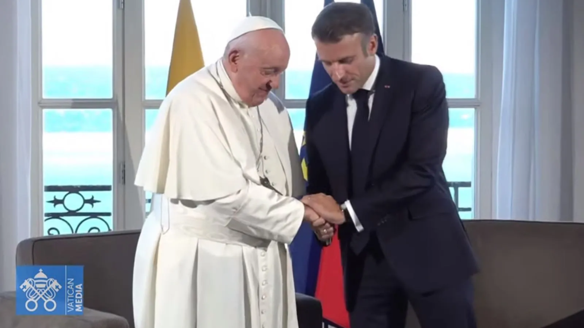 El Papa Francisco se reúne en Marsella con Emmanuel Macron, presidente de Francia