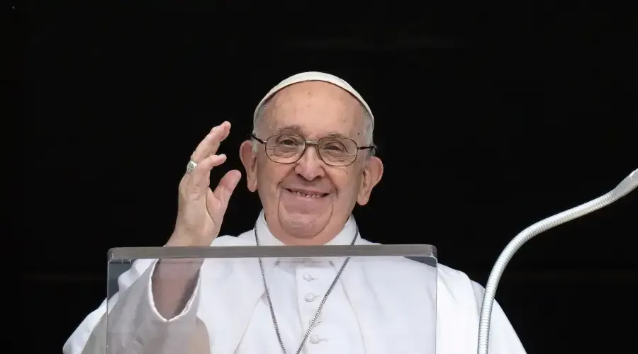 El Papa Francisco recuerda el amor incondicional y gratuito de Dios: “Nos ama y basta”