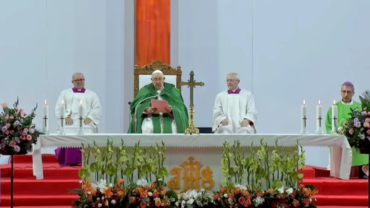 Papa Francisco: Abrazar la Cruz de Cristo es el camino para apagar la sed existencial