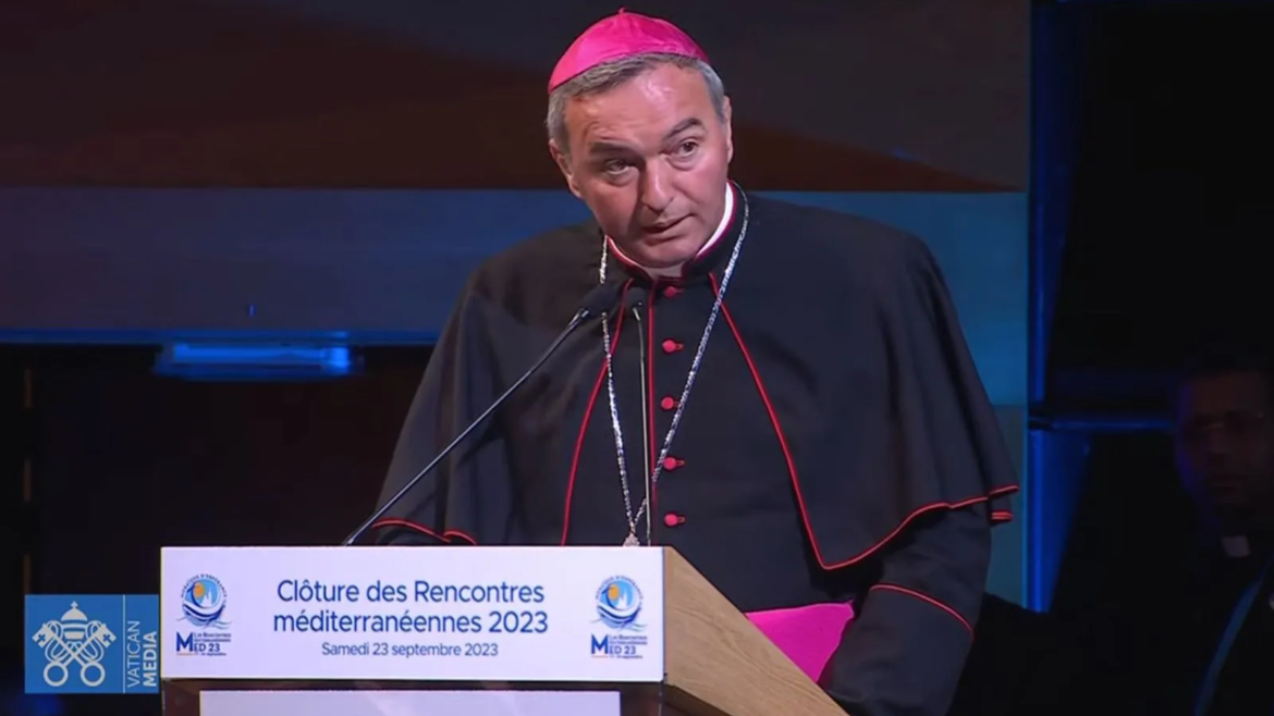 Arzobispo “migrante” recuerda cómo el comunismo “canceló” a Dios en su país