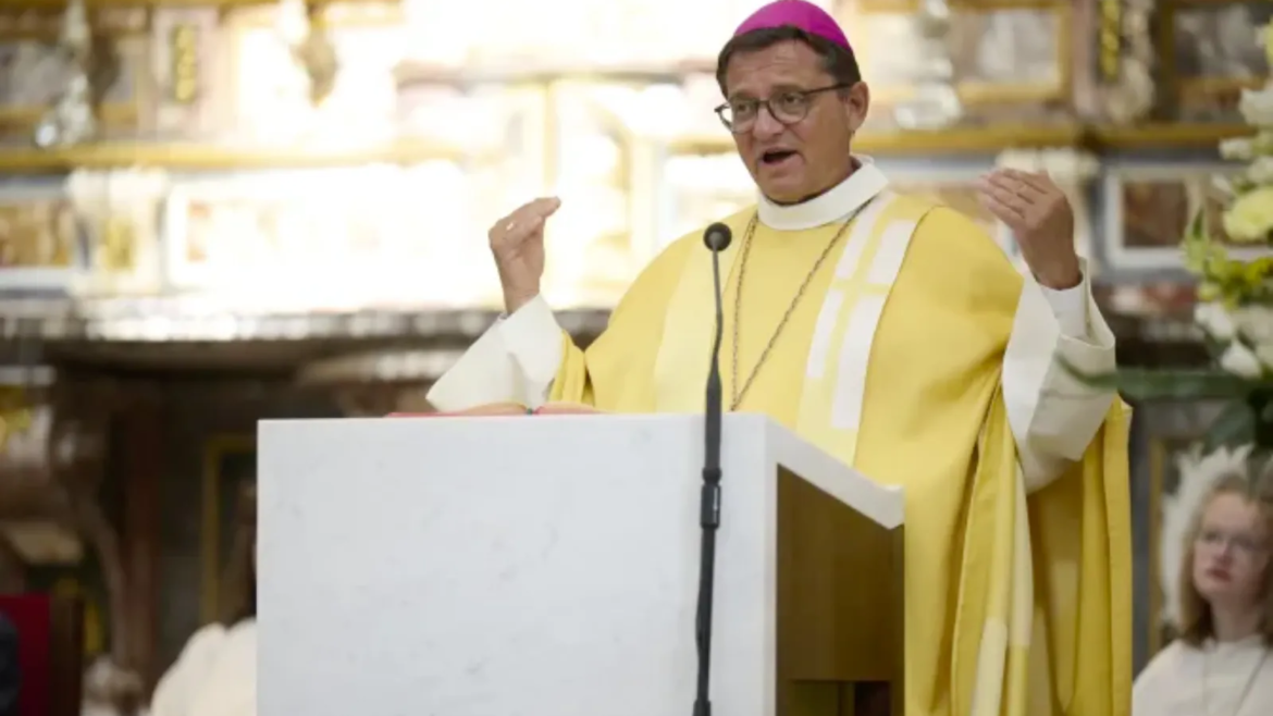 Obispo suizo pide mujeres sacerdotisas y el fin del celibato a puertas del Sínodo