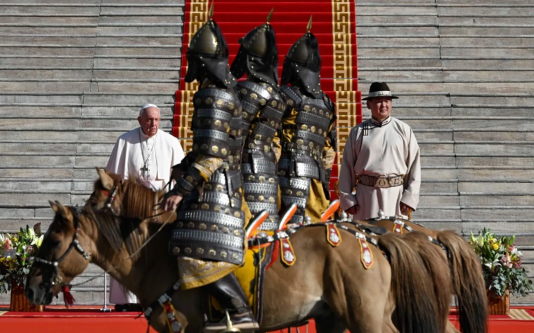 Así dio la bienvenida Mongolia al Papa Francisco, el primer Pontífice en visitar el país